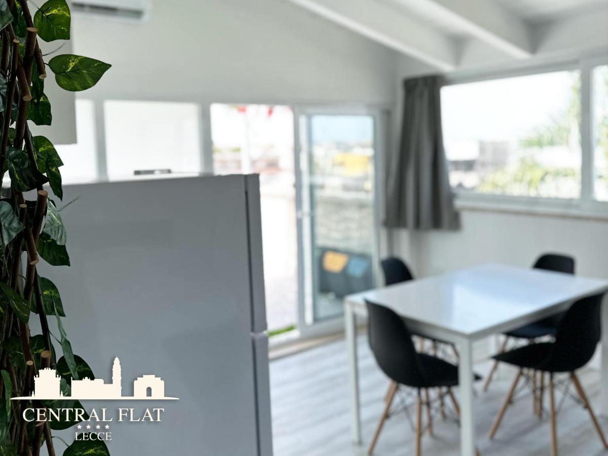 דירות Lecce Central Flat - Attico Con Patio E Parcheggio Privato מראה חיצוני תמונה