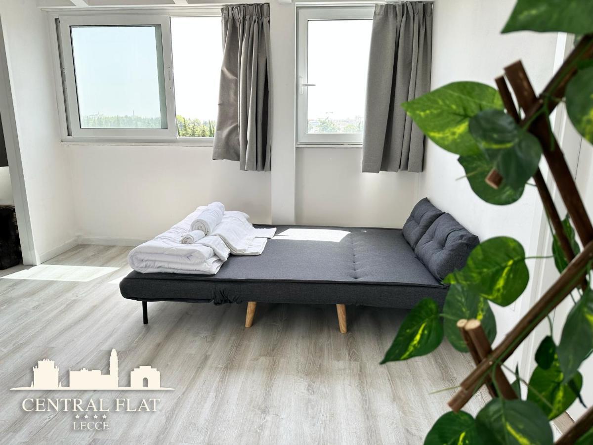 דירות Lecce Central Flat - Attico Con Patio E Parcheggio Privato מראה חיצוני תמונה